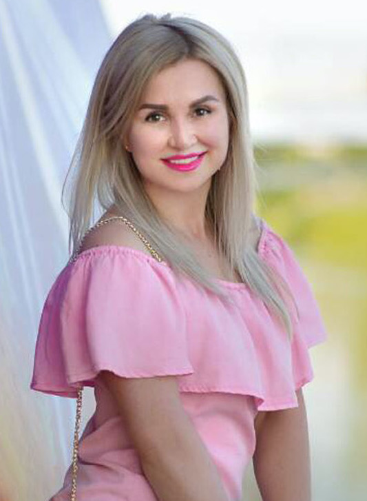 Inna | Femme ukrainienne | agence matrimoniale | Au Cœur de l'Est