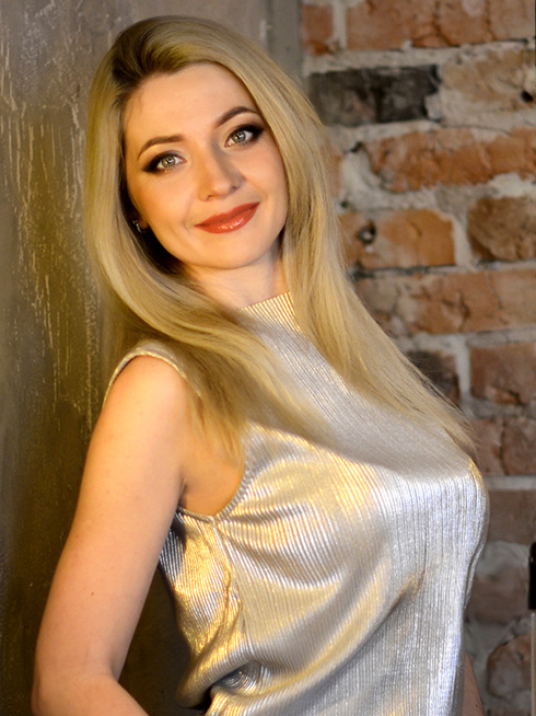Meet Karina, photo of beautiful Russian woman