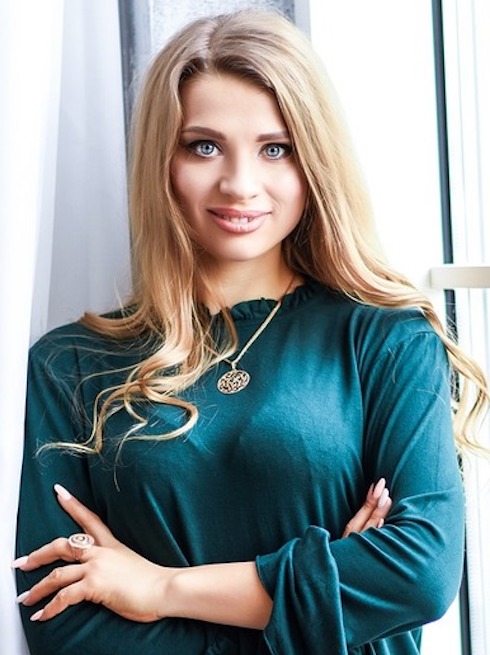 Meet Oksana, photo of beautiful mature Ukrainian woman