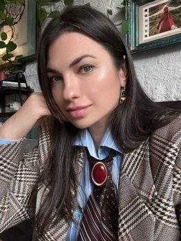 Elena | Dating Ukrainian Woman | marriage agency | In the heart of the east