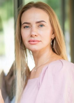 1-4 Varvara | Femme ukrainienne | agence matrimoniale | Au Cœur de l'Est