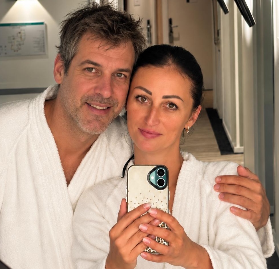 François, 43 ans (Lyon, France) et Nataliia, 41 ans (ville natale Kiev, puis installée en France depuis le début de la guerre)